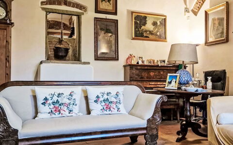 Il Pozzo dei Desideri: Meubilair, Interieur Ontwerp, Flooring, Hout, Bankstel, Woonkamer, Kamer, Verdieping, Textiel, Fotolijst