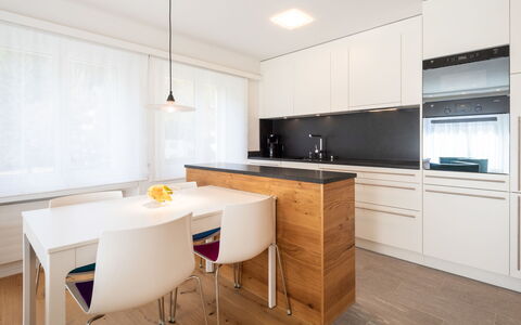 Val Signina 5-2: Meubilair, Interieur Ontwerp, Flooring, Countertop, Verdieping, Keuken, Hout, Cabinetry, Lichte Inrichting, Houten Vloer