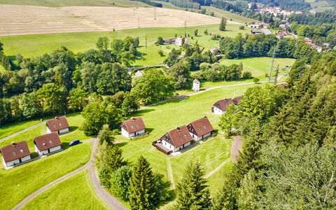 Green Valley Park Stárkov 18: Gras, Huis, Landschap, Plain, Landelijk Gebied, Grasland, Land Lot, Menselijke Nederzetting, Huis, Gazon