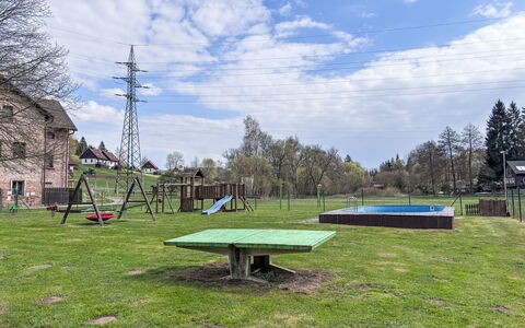 Green Valley Park Stárkov 18: Gras, Boom, Land Lot, Plain, Gazon, Park, Tuin, Werf, Landscaping, Speeltoestel