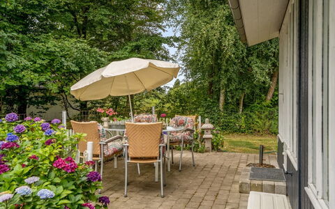 Løgstør 648: Meubilair, Tafel, Stoel, Struik, Buitenmeubels, Tuin, Keuken En Eettafel, Buitentafel, Groundcover