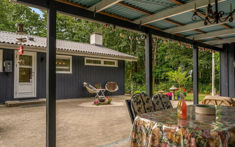 Løgstør 648: Hout, Huis, Veranda, Deur, Schaduw, Verblijf, Backyard, Werf, Outdoor Structuur, Garden Gebouwen
