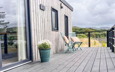 Tiny Mara: Hout, Houten Vloer, Hardwood, Plank, Dek, Deur, Samengesteld Materiaal, Beits, Siding, Boardwalk
