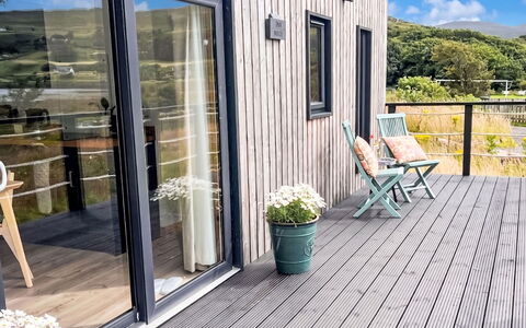 Tiny Mara: Hout, Houten Vloer, Hardwood, Flooring, Dek, Plank, Verdieping, Beits, Boardwalk, Balkon
