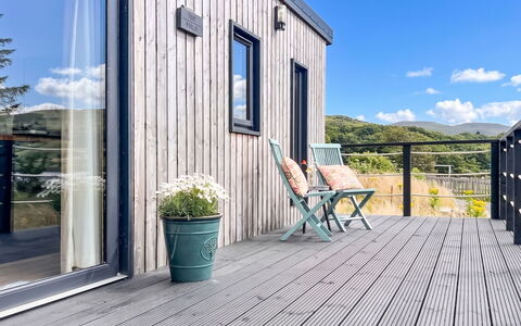 Tiny Mara: Hout, Houten Vloer, Hardwood, Plank, Dek, Deur, Samengesteld Materiaal, Beits, Veranda, Boardwalk