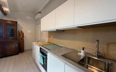 Il Pittore: Keuken, Countertop, Toestel Van De Keuken, Major Appliance, Flooring, Interieur Ontwerp, Cabinetry, Hout, Verdieping, Gootsteen
