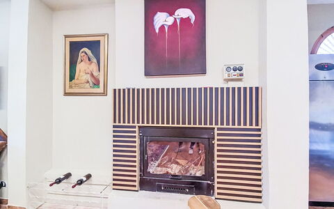 La Perla di Aprilia: Interieur Ontwerp, Haard, Flooring, Verdieping, Kamer, Fotolijst, Woonkamer, Beits, Fireplace, Verf