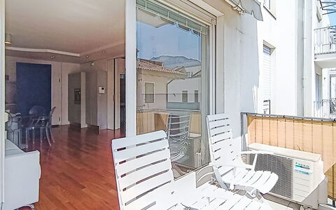 Gigi: Verdieping, Interieur Ontwerp, Flooring, Appartement, Plafond, Huis, Balkon, Daylighting, Beits, Stoel