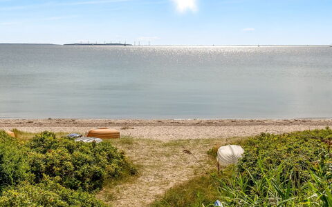 Elenora - 200M from the Sea: Blauw, Water, Zwemwater, Watervoorraden, Natuurlijke Omgeving, Horizon, Kust, Strand, Zee