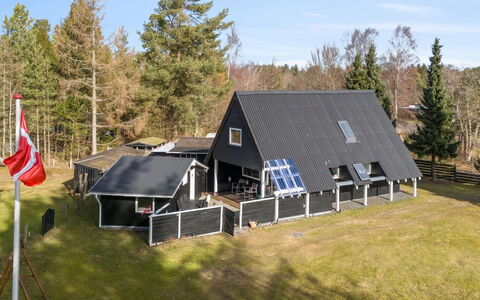 Ilsebeth - from the Sea: Zonne Energie, Zonne-Energie, Dak, Verblijf, Schaduw, Gazon, Werf, Siding