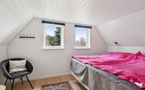 Ilsebeth - from the Sea: Hout, Slaapkamer, Plafond, Interieur Ontwerp, Verdieping, Flooring, Huis, Bed, Laken, Bedding