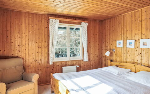 Les Marmottes: Slaapkamer, Bed, Muur, Hout, Interieur Ontwerp, Meubilair, Laken, Verdieping, Bedding, Flooring