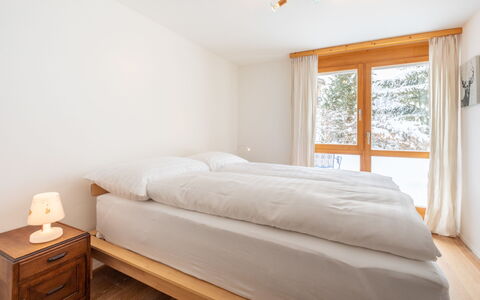 Casa Collina 5I-02: Bed, Interieur Ontwerp, Slaapkamer, Hout, Flooring, Meubilair, Verdieping, Laken, Bedding, Plafond