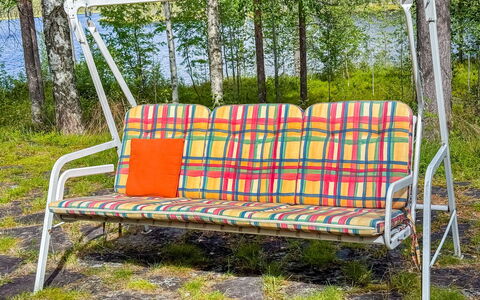 Kivalikkolampi: Meubilair, Buitenmeubels, Vrije Tijd, Tuin, Stoel, Schaduw, Park, Ontwerp, Openluchtbank, Bank
