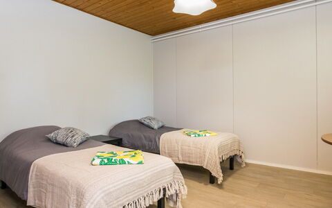 Heinävesi Homes D8: Interieur Ontwerp, Flooring, Verdieping, Muur, Hout, Plafond, Slaapkamer, Meubilair, Kamer, Bed