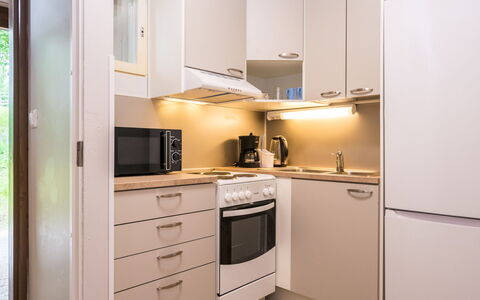Heinävesi Homes D8: Toestel Van De Keuken, Keuken, Major Appliance, Interieur Ontwerp, Countertop, Meubilair, Cabinetry, Hout, Flooring, Kamer