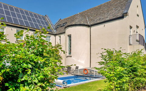 Alexander House: Huis, Huis, Woongebied, Dak, Struik, Verblijf, Landgoed, Tuin, Landscaping, Werf