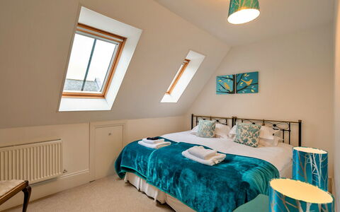 Alexander House: Meubilair, Interieur Ontwerp, Hout, Kamer, Plafond, Flooring, Verdieping, Verlichting, Textiel, Linens