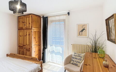 Bluhome: Meubilair, Interieur Ontwerp, Muur, Bed, Slaapkamer, Hout, Flooring, Kamer, Verdieping, Plafond