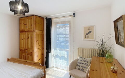 Bluhome: Meubilair, Interieur Ontwerp, Muur, Hout, Bed, Slaapkamer, Kamer, Verdieping, Flooring, Plafond