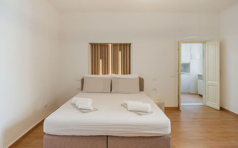 Casa Vacanze al Teatro: Interieur Ontwerp, Verdieping, Flooring, Plafond, Kamer, Bed, Slaapkamer, Huis, Appartement, Bedding