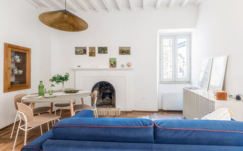 Suite Sinfonia Blu: Meubilair, Interieur Ontwerp, Flooring, Muur, Hout, Verdieping, Tafel, Kamer, Huis, Stoel