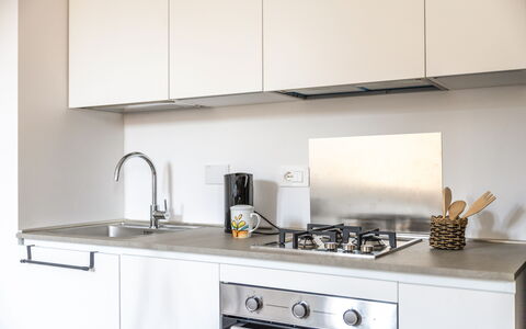 Suite Sinfonia Oro: Toestel Van De Keuken, Keuken, Countertop, Major Appliance, Huishoudapparatuur, Interieur Ontwerp, Cabinetry, Fornuis, Fornuis, Meubilair