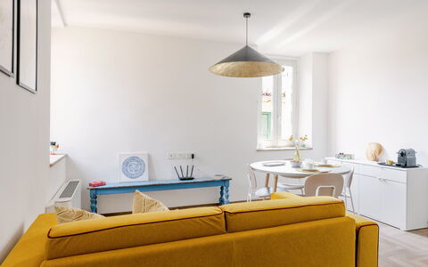 Suite Sinfonia Oro: Meubilair, Interieur Ontwerp, Verdieping, Flooring, Bankstel, Muur, Kamer, Woonkamer, Hout, Tafel