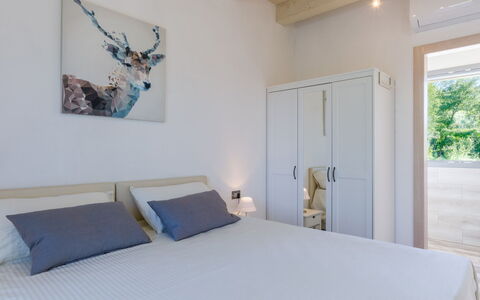 Villa Mia 6: Interieur Ontwerp, Meubilair, Slaapkamer, Hout, Bed, Verdieping, Flooring, Kamer, Plafond, Huis