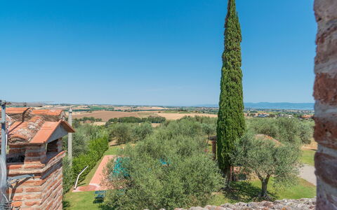 Casa Torrione 14: Lucht, Blauw, Struik, Landschap, Land Lot, Landscaping, Plantage, Haag