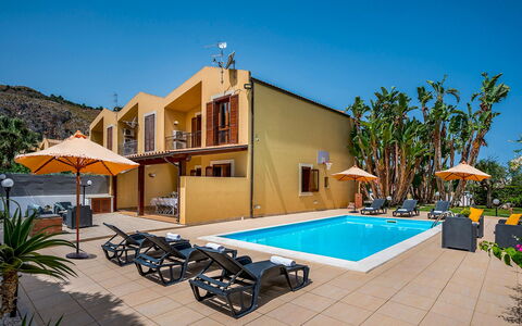 Villa delle Sirene 6: Toevlucht, Eco Hotel, Vrije Tijd, Zwembad, Schaduw, Buitenmeubels, Hotel, Vakantie