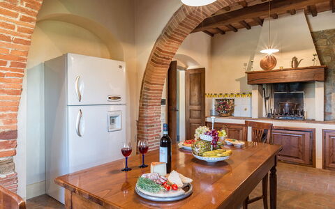 Villa Pucci 12: Meubilair, Interieur Ontwerp, Muur, Flooring, Plafond, Tafel, Stoel, Kamer, Verlichting, Keuken