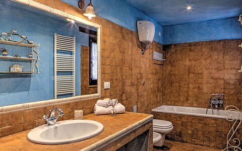Casal del Salice 10: Meubilair, Interieur Ontwerp, Flooring, Loodgieterswerkinrichting, Verdieping, Muur, Wastafel In De Badkamer, Badkamer, Wastafel, Hout