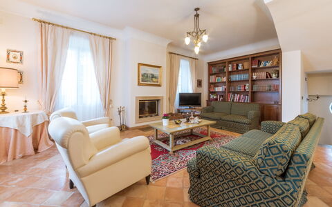 Borgo Colle Ridente 13: Interieur Ontwerp, Meubilair, Flooring, Verdieping, Plafond, Kamer, Bankstel, Woonkamer, Verlichting, Huis