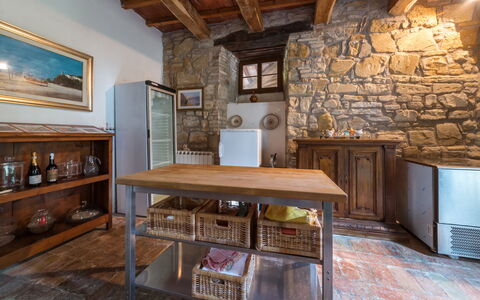 Borgo Colle Ridente 13: Meubilair, Interieur Ontwerp, Flooring, Hout, Keuken, Verdieping, Plafond, Tafel, Verlichting, Cabinetry