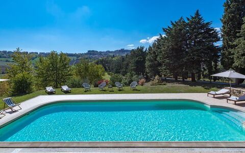 Borgo Colle Ridente 13: Zwembad, Blauw, Water, Toevlucht, Thermae, Buitenmeubels, Eco Hotel, Schaduw, Waterpartij, Landscaping