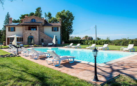 La Torre dei Fagiani 8+2: Zwembad, Landgoed, Hacienda, Toevlucht, Villa, Hotel, Herenhuis, Buitenmeubels, Eco Hotel, Boerderij