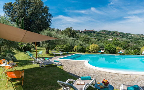 Villa Lemura 16+4: Zwembad, Toevlucht, Buitenmeubels, Thermae, Eco Hotel, Ligstoel, Hacienda, Landscaping, Villa, Werf