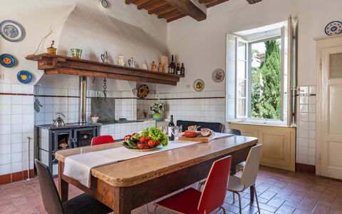 Villa Lemura 16+4: Meubilair, Interieur Ontwerp, Flooring, Keuken, Hout, Countertop, Cabinetry, Verdieping, Huis, Kamer
