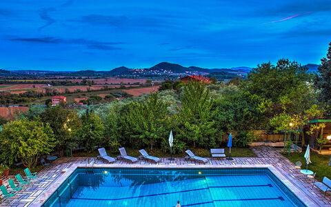 Villa Michelangelo 14: Blauw, Water, Zwembad, Toevlucht, Eco Hotel, Reflectie, Badplaats, Buitenmeubels, Thermae, Hotel