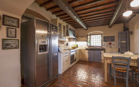 Buca delle Fate 8: Meubilair, Interieur Ontwerp, Flooring, Muur, Keuken, Hout, Cabinetry, Verdieping, Plafond, Toestel Van De Keuken