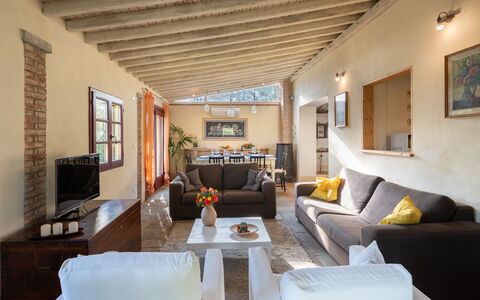 Buca delle Fate 8: Meubilair, Bankstel, Interieur Ontwerp, Muur, Flooring, Hout, Verdieping, Woonkamer, Plafond, Kamer
