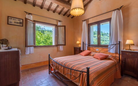 Casale Verdicchio 10+2: Meubilair, Interieur Ontwerp, Bed, Slaapkamer, Plafond, Kamer, Linens, Laken, Huis, Bedding