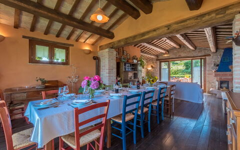 Casale Verdicchio 10+2: Meubilair, Muur, Hout, Tafel, Keuken En Eettafel, Huis, Huis, Stoel, Eetkamer, Deur