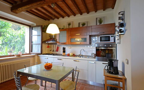 La Capanna di Franca 6+2: Meubilair, Keuken, Toestel Van De Keuken, Countertop, Interieur Ontwerp, Major Appliance, Flooring, Hout, Cabinetry, Huishoudapparatuur
