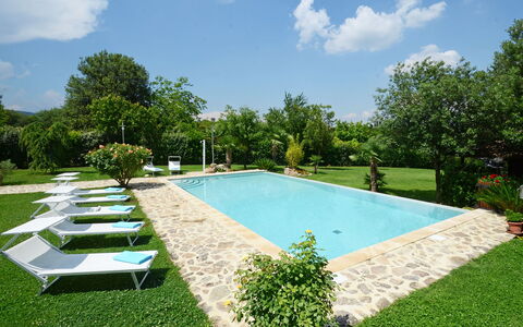 La Capanna di Franca 6+2: Zwembad, Buitenmeubels, Toevlucht, Tuin, Schaduw, Eco Hotel, Ligstoel, Landscaping, Backyard, Vrije Tijd