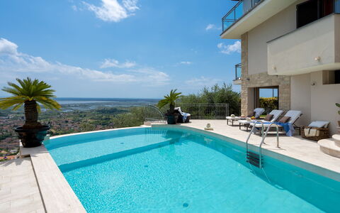 Villa Dolphin 10: Blauw, Zwembad, Toevlucht, Eco Hotel, Hotel, Villa, Badplaats, Balkon, Badplaats
