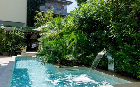 Villa Corona 8: Zwembad, Water, Toevlucht, Waterpartij, Samengesteld Materiaal, Eco Hotel, Tuin, Schaduw, Hacienda