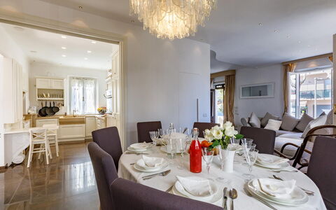 Villa Corona 8: Meubilair, Interieur Ontwerp, Stoel, Tafel, Flooring, Plafond, Hout, Kamer, Verdieping, Eetkamer