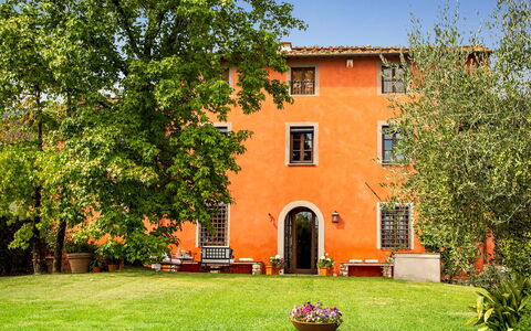 Villa Il Colle di Moriano 8: Huis, Landgoed, Tuin, Gazon, Villa, Backyard, Hacienda, Werf, Boerderij, Binnenplaats